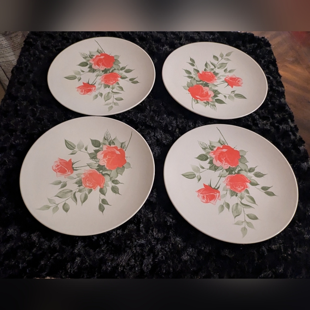 Retro Roses Melamine 9 inch Plates Set of 4
